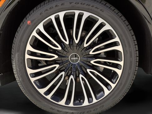 New 2025 Lincoln Aviator Black Label AWD/4WD image 31
