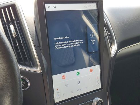 Used 2023 Ford Edge Titanium image 28