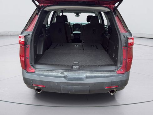 Used 2021 Chevrolet Traverse LT image 10