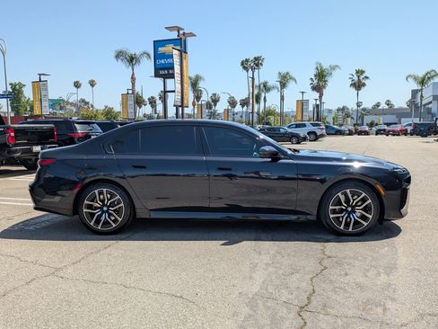 Used 2023 BMW 740i w/ Parking Assistance Package image 4