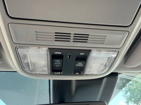 Used 2019 Honda Odyssey EX-L image 33