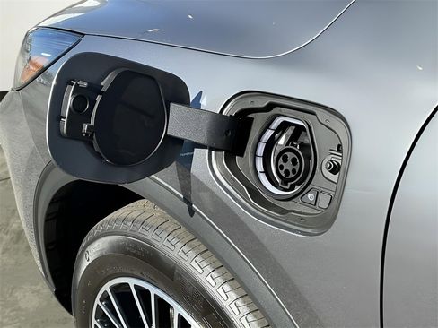 New 2025 Ford Escape SE w/ PHEV Premium Package image 39