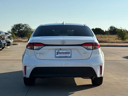 Used 2026 Toyota Corolla LE FWD image 7