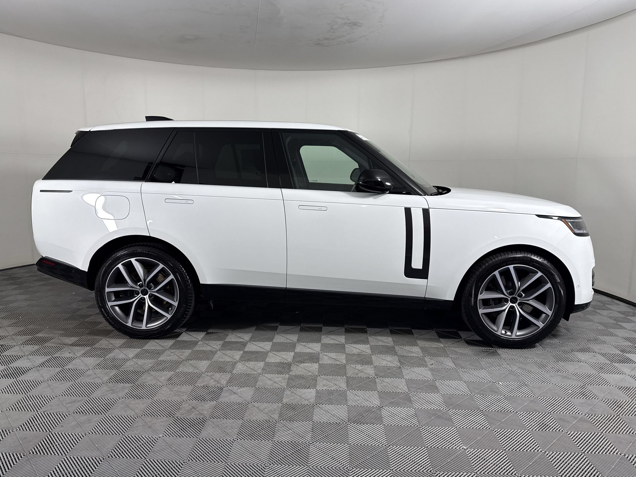 New 2026 Land Rover Range Rover SE AWD/4WD image 8
