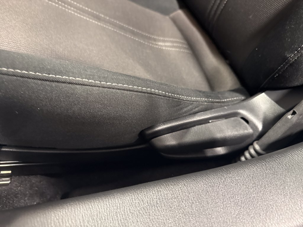 Used 2024 MAZDA MX-5 Miata Sport RWD image 27