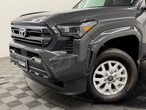 Used 2026 Toyota Tacoma SR5 AWD/4WD image 4