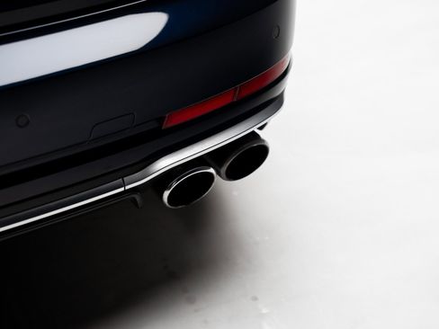 Used 2024 Audi S8 image 32