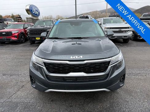 Used 2023 Kia Seltos S AWD/4WD image 2