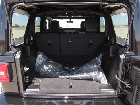 Used 2023 Jeep Wrangler Sahara w/ Safety Group image 12