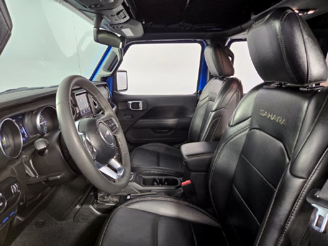 Used 2023 Jeep Wrangler Unlimited Sahara w/ Cold Weather Group AWD/4WD image 15