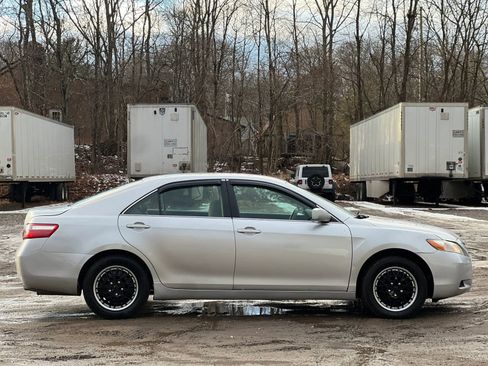 Used 2009 Toyota Camry LE FWD image 7