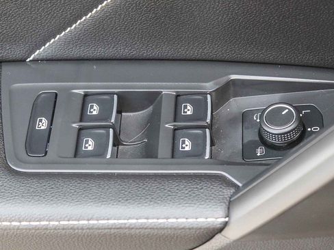 Used 2022 Volkswagen Tiguan SEL R-Line image 20