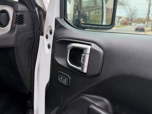 Used 2024 Jeep Wrangler Sport S image 21