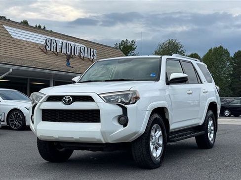 Used 2014 Toyota 4Runner SR5 AWD/4WD image 2