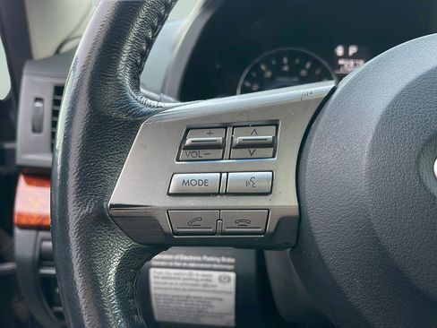 Used 2010 Subaru Outback 2.5i Limited w/ Popular Equipment Group 2A image 20