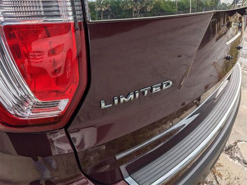 Used 2019 Ford Explorer Limited image 13