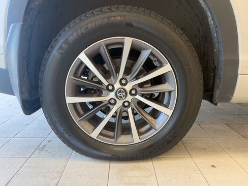 Used 2017 Toyota Highlander SE image 9