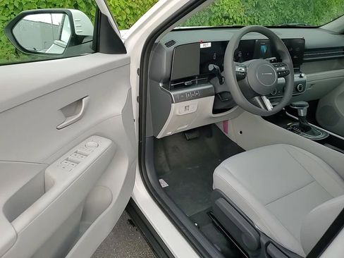 New 2026 Hyundai Kona SE image 11