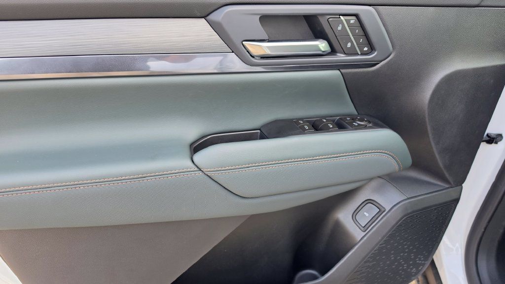New 2026 GMC Terrain AT4 w/ Convenience Package III AWD/4WD image 10