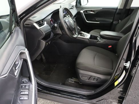 Certified 2025 Toyota RAV4 XLE FWD image 14
