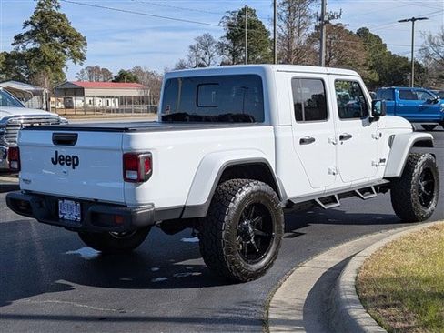 New 2025 Jeep Gladiator Sport image 5