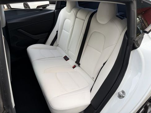 Used 2022 Tesla Model 3 Standard Range image 30