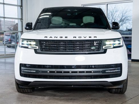 Used 2025 Land Rover Range Rover Long Wheelbase Autobiography image 3