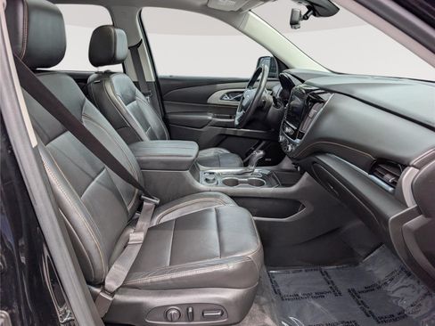 Used 2020 Chevrolet Traverse LT w/ LT Premium Package AWD/4WD image 12