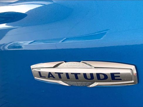 Used 2018 Jeep Compass Latitude w/ Cold Weather Group image 10