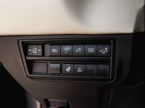 Used 2023 Toyota Tundra 1794 Edition image 14