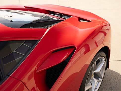 Used 2021 Ferrari F8 Tributo image 17