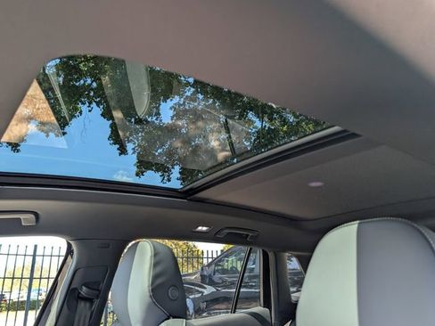 New 2026 Volkswagen Tiguan SE R-Line FWD image 20
