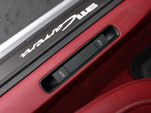 Used 2024 Porsche 911 Carrera w/ Premium Package image 57