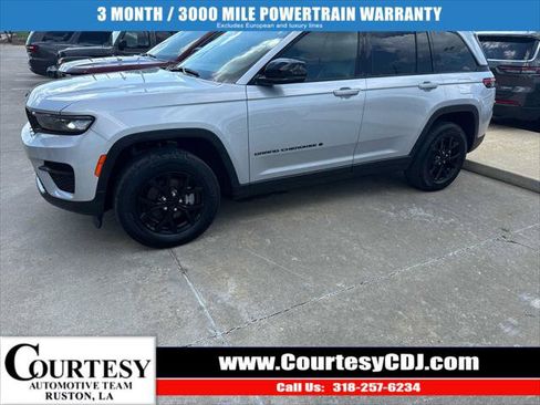 Certified 2024 Jeep Grand Cherokee Altitude RWD image 1