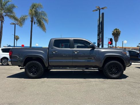 Used 2021 Toyota Tacoma SR5 RWD image 41