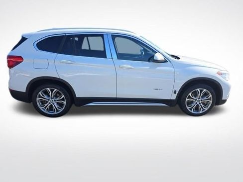 Used 2017 BMW X1 xDrive28i image 9