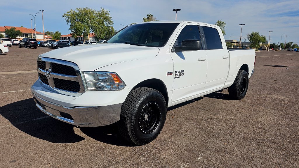 Used 2019 RAM 1500 Classic SLT RWD image 4
