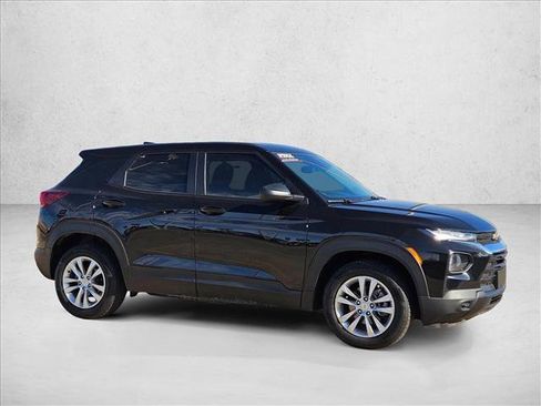 Used 2023 Chevrolet TrailBlazer LS image 3
