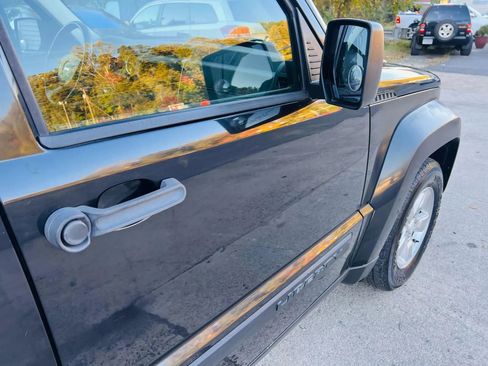 Used 2009 Jeep Liberty Sport w/ Popular Equipment Group image 12