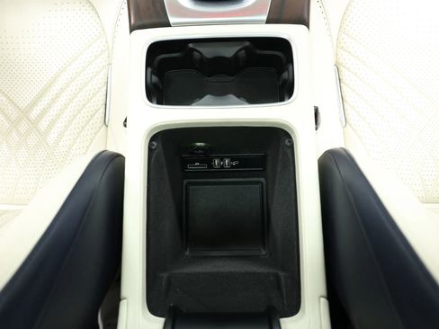 Used 2021 Aston Martin DBX AWD/4WD image 41