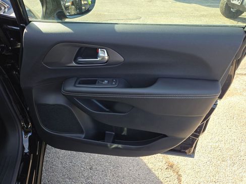 New 2026 Chrysler Voyager LX image 5