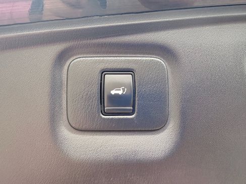 Used 2020 Nissan Pathfinder Platinum AWD/4WD image 12