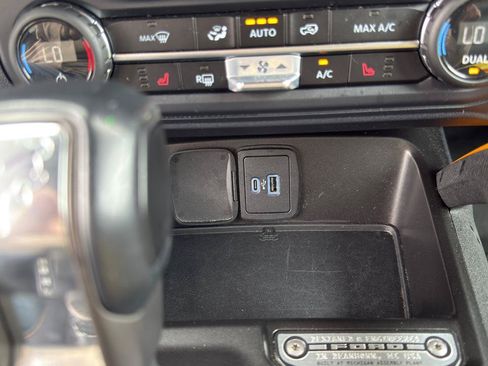 Used 2023 Ford Bronco Badlands w/ Sasquatch Package AWD/4WD image 44