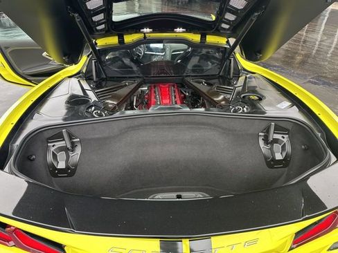 Used 2021 Chevrolet Corvette Stingray w/ Z51 Performance Package image 16