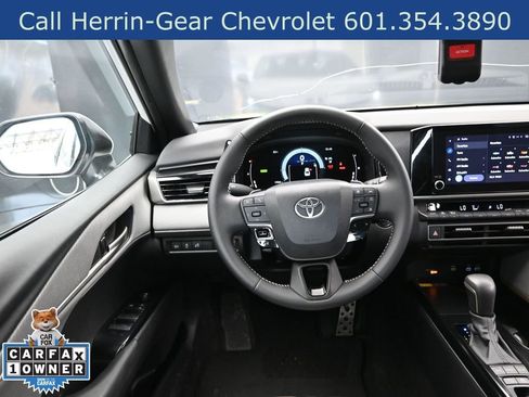 Used 2025 Toyota Camry SE w/ Convenience Package FWD image 30