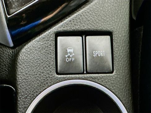 Used 2017 Toyota Corolla SE image 37