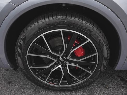 Used 2023 Audi SQ5 Premium Plus w/ Premium Plus Package image 8