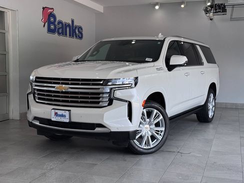 Certified 2024 Chevrolet Suburban High Country w/ Premium Package AWD/4WD image 2
