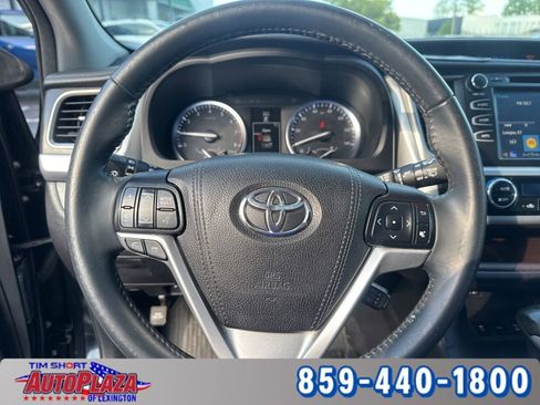 Used 2016 Toyota Highlander XLE AWD/4WD image 12