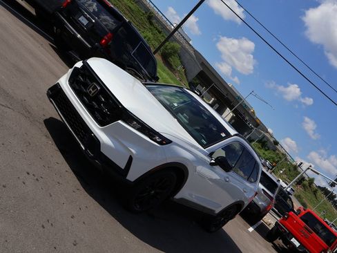 Certified 2023 Honda CR-V Sport image 3